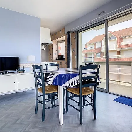 A 50m De La Avec Balcon, Animaux Acceptes Apartment